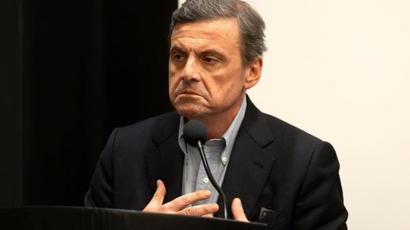 Nella faida al centro Calenda resta solo: “Mi spiace per Bonino ma con Renzi mai”