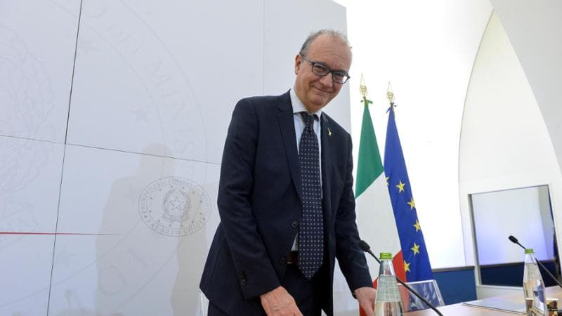 Valditara su scuole chiuse per festività religiose: “Lavoriamo per lo stop alle lezioni nelle feste non ufficiali”