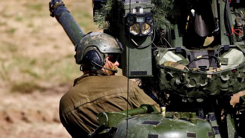 Il capo della Nato in Europa: "Riaprire i canali con i russi per evitare equivoci nucleari"