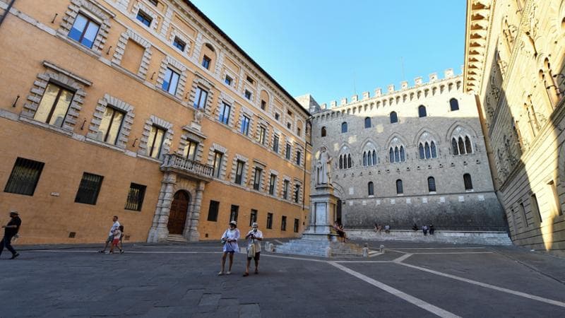 All’assemblea Mps il Tesoro vota contro la “tassa extraprofitti” del governo 
