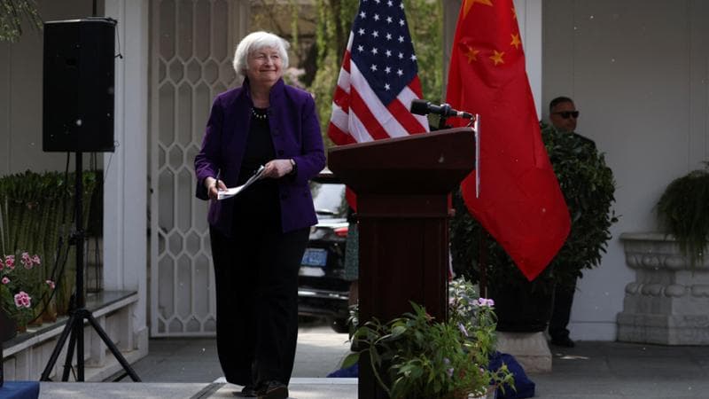 Pechino, 8 aprile: la Segretaria del Tesoro Usa, Janet Yellen, durante la visita in Cina