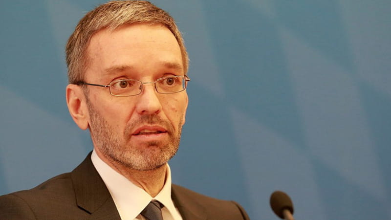 Austria: la spia russa, l’estrema destra e un patto migranti con l’Egitto. Le rivelazioni che inguaiano l’aspirante cancelliere