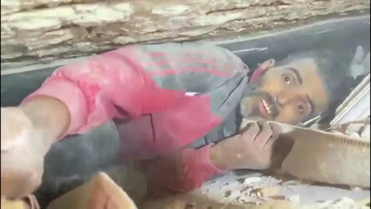Terremoto Turchia, famiglia salvata a 12 giorni dal sisma: in tre estratti vivi dalla macerie
