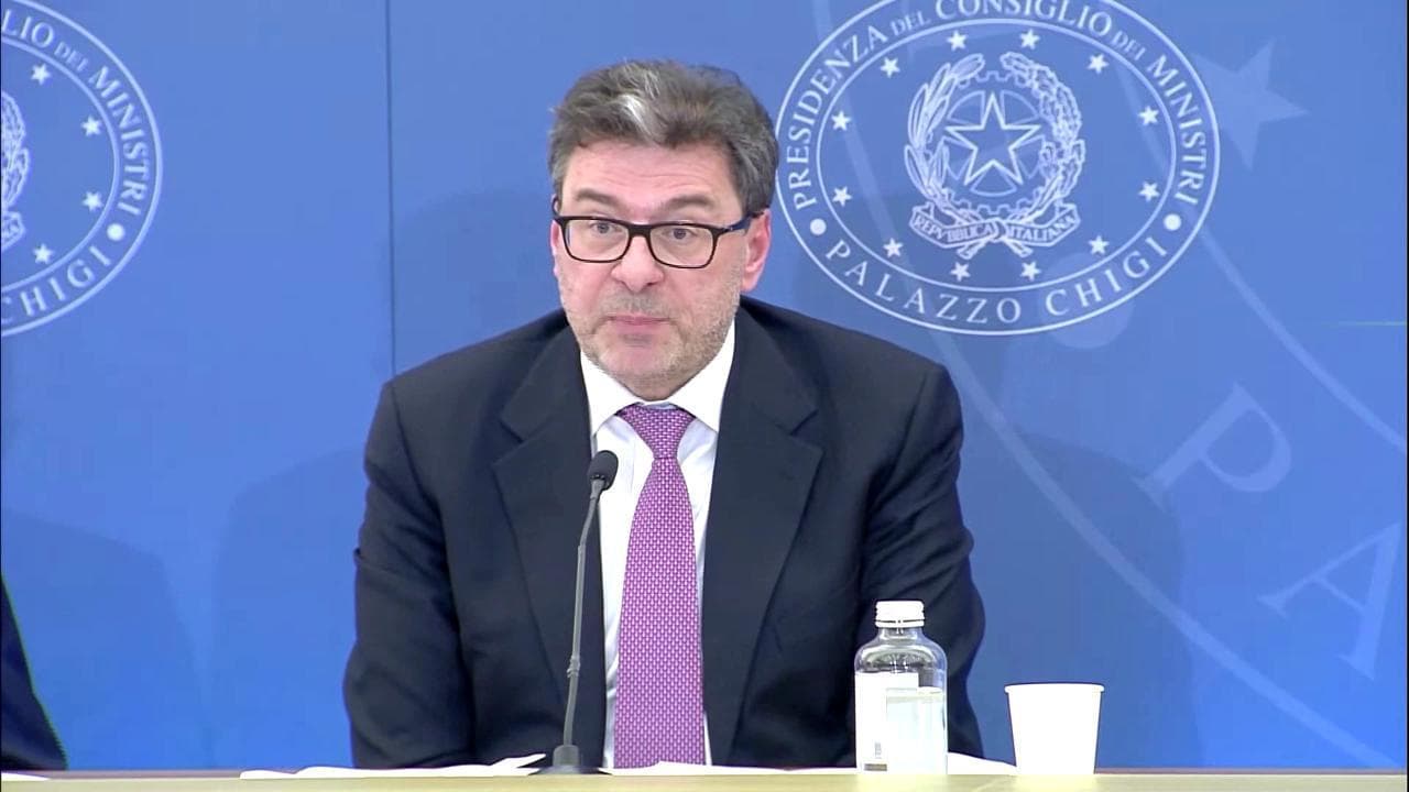 Bonus edilizi, Giorgetti: "Stop a sconto in fattura e cessione del credito: era politica scellerata"