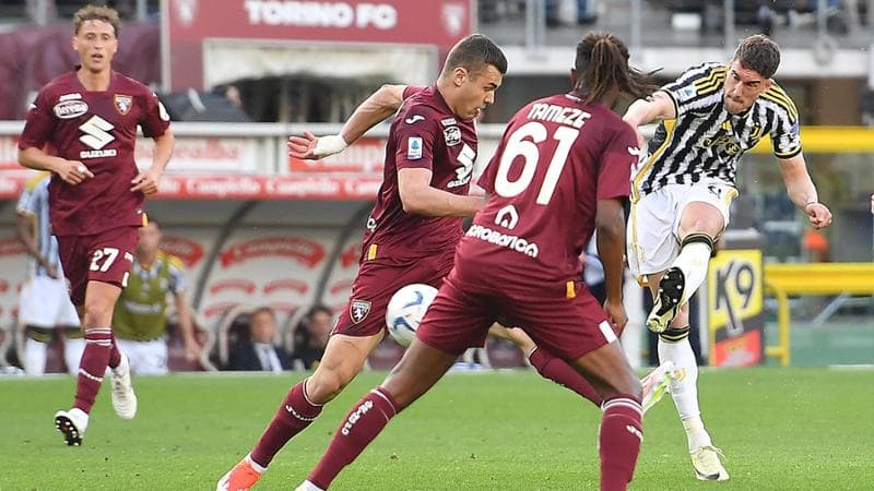 Un duello tra Vlahovic e Buongiorno