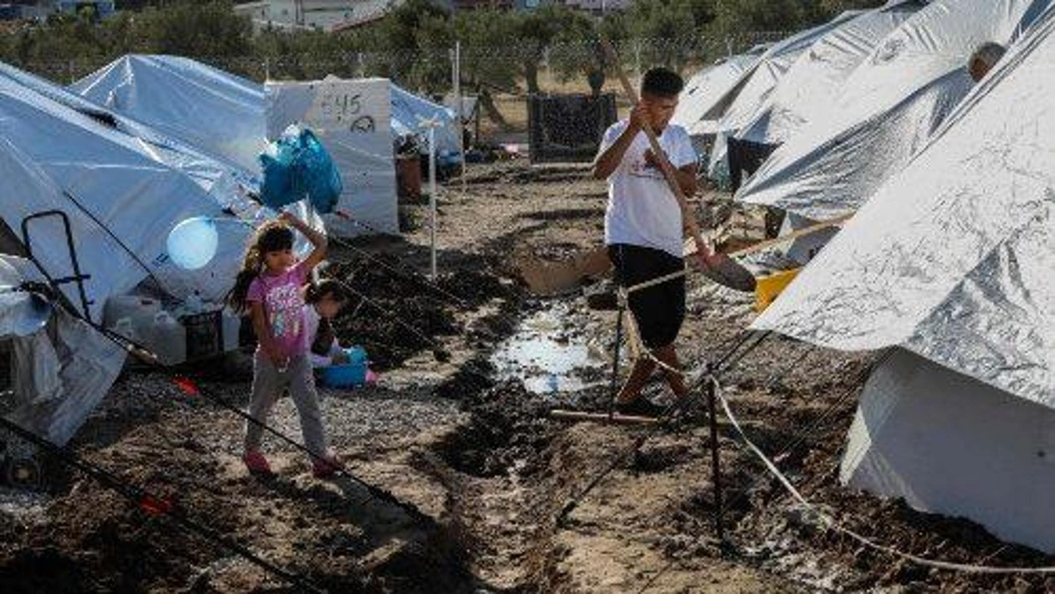 Kıbrıs, savaştan zarar gören ülkelerinden kaçan Suriyelilerin sığınma taleplerini askıya aldı