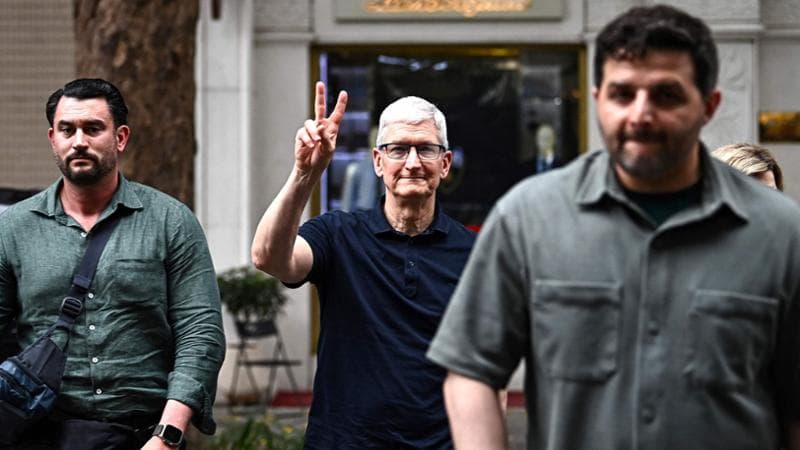 Tim Cook, capo azienda di Apple, in questi giorni è in Vietnam, sempre più base produttiva decisiva per la Mela