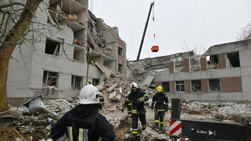 I russi fanno strage di civili a Chernihiv Zelensky: “Siamo senza difese aeree”