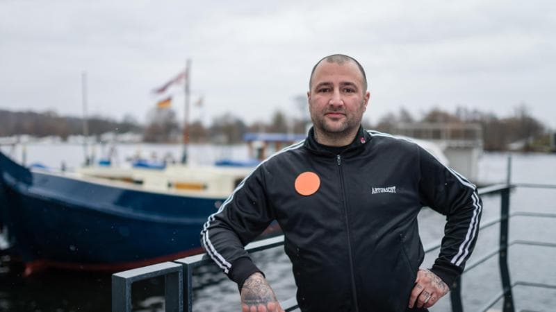 Il capitano della Iuventa: “Sette anni sulla graticola per aver salvato migranti. Ma la solidarietà oggi vince sulla criminalizzazione”