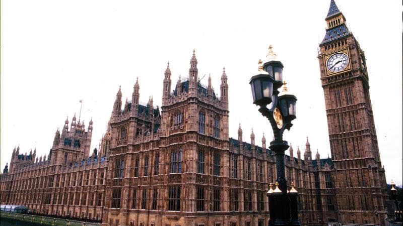 Brexit, il piano dell’Ue: “I giovani europei e britannici liberi di studiare e lavorare in Europa e Regno Unito”