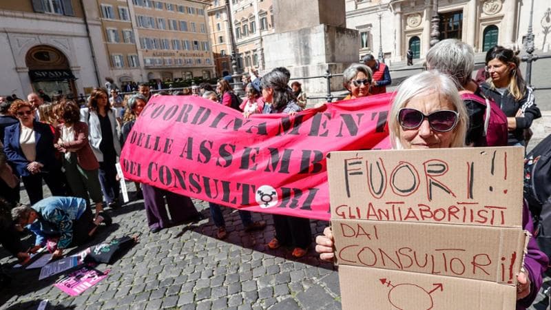 Aborto, la Germania esclude le associazioni pro-vita dai consultori