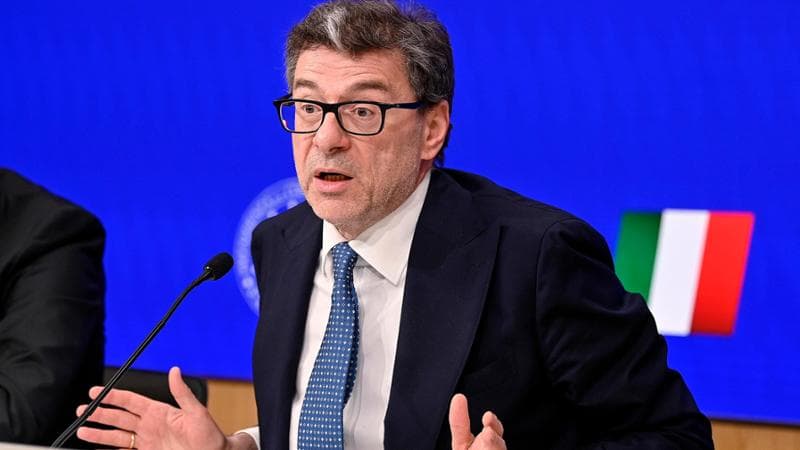 Superbonus, la maggioranza prepara il “salva-debito” per Giorgetti. Ma in cambio vuole proroghe per condomini e onlus