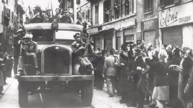 Il 72% degli italiani si sente antifascista. “Così si difende la democrazia”