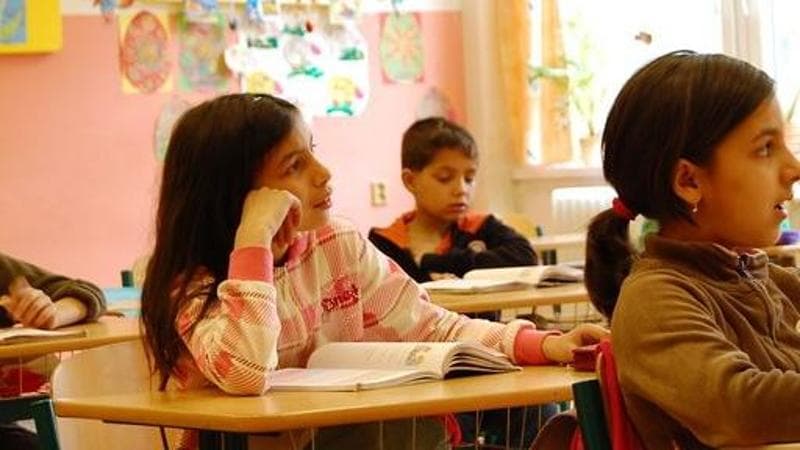 Picco di casi di pubertà già a 8 anni. “Colpa di tv, stress e vita sedentaria”