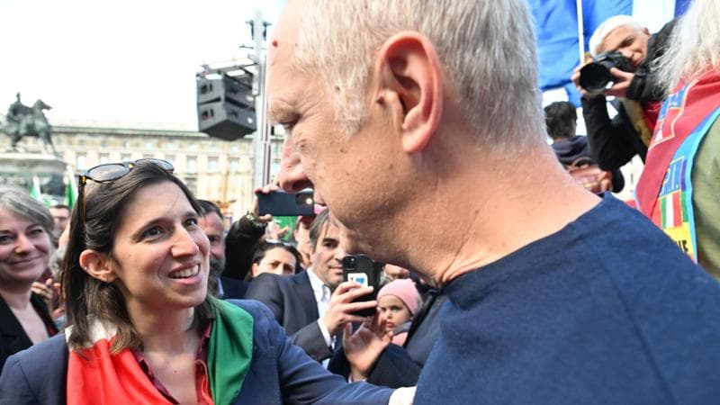 Elly Schlein e Antonio Scurati a Milano per la manifestazione del 25 Aprile