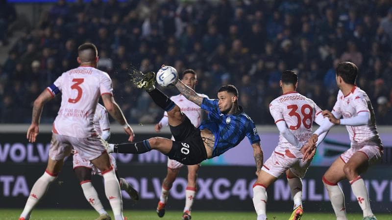 Il gran gol di Scamacca nella semifinale di Coppa Italia con la Fiorentina