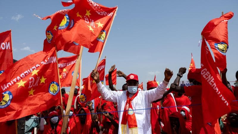 Migliaia di ciadiani partecipano al comizio di Mahamat Idriss Déby Itno, presidente di transizione e candidato alle elezioni presidenziali