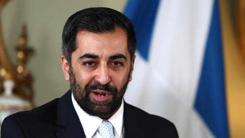 Scozia, indipendentisti sempre più in crisi: il premier Yousaf a rischio sfiducia