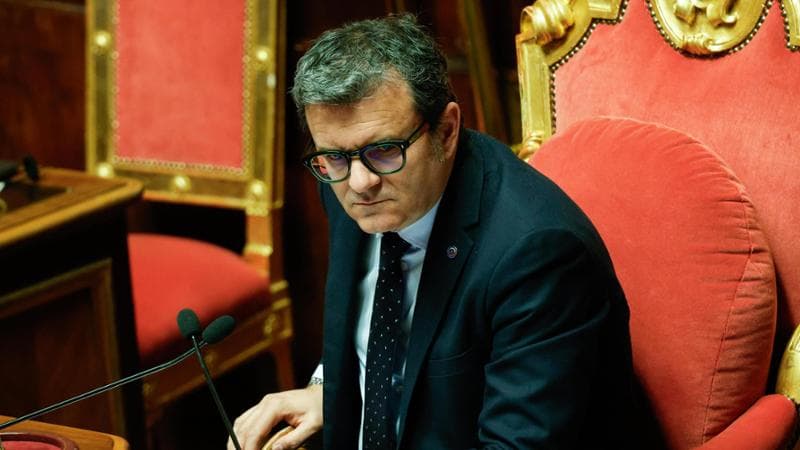 Il leghista Centinaio: “Non voterò Vannacci, mio nonno venne picchiato dai fascisti”