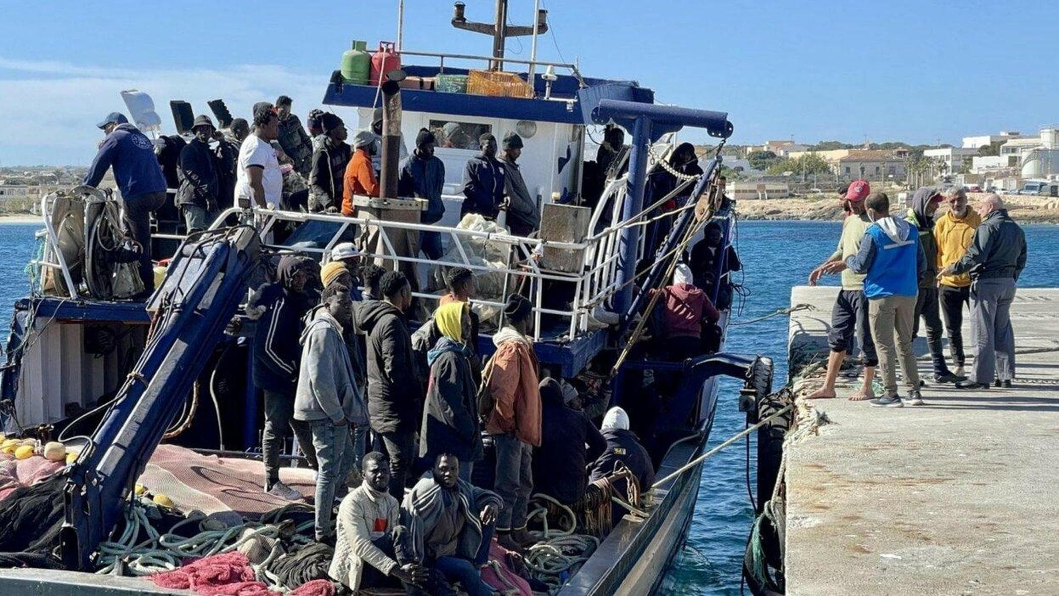 Göçler, İngiliz hükümetinin yasadışı göçmenlerin toplu sınır dışı edilmesine yönelik uyguladığı “Ruanda planı” Tunus'ta tekrarlanabilir