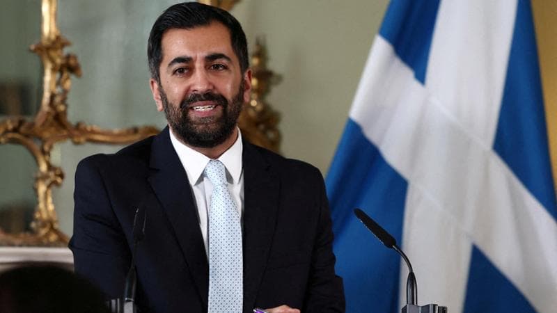 Scozia, si dimette il premier Yousaf: è un altro duro colpo al sogno dell’indipendenza