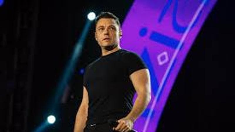 Tiziano Ferro replica a Mara Maionchi: “Perché adesso?”