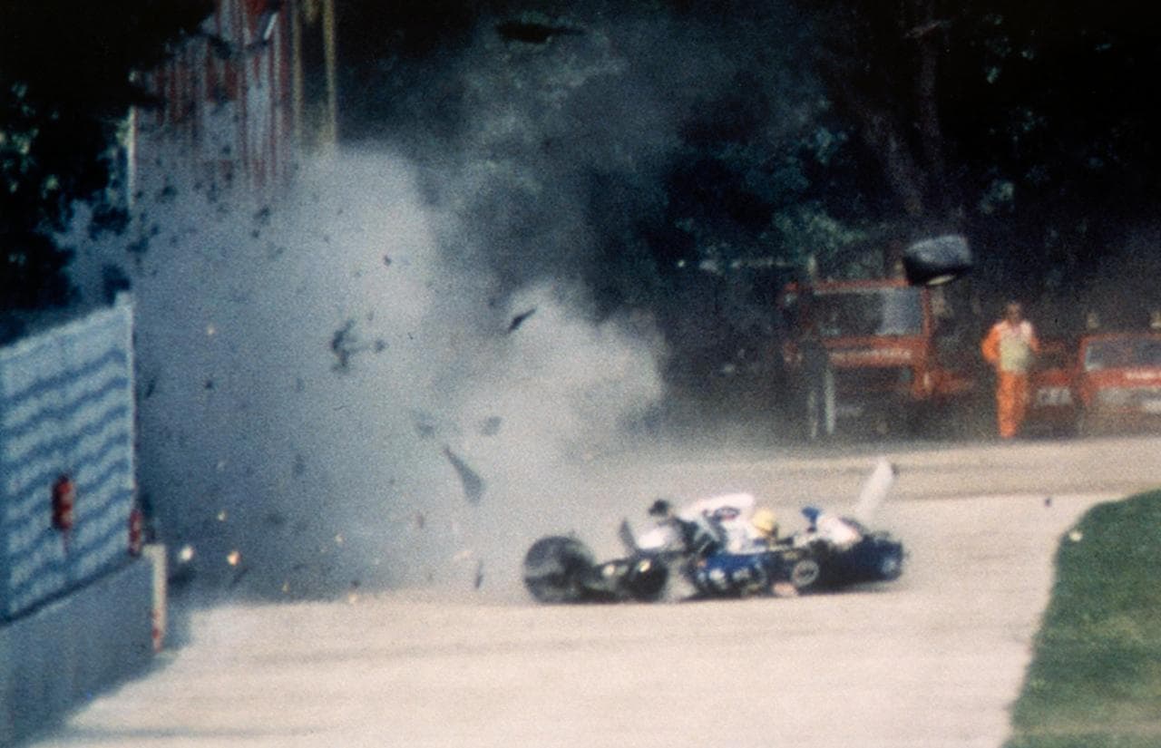 La Williams di Senna al momento dell'impatto