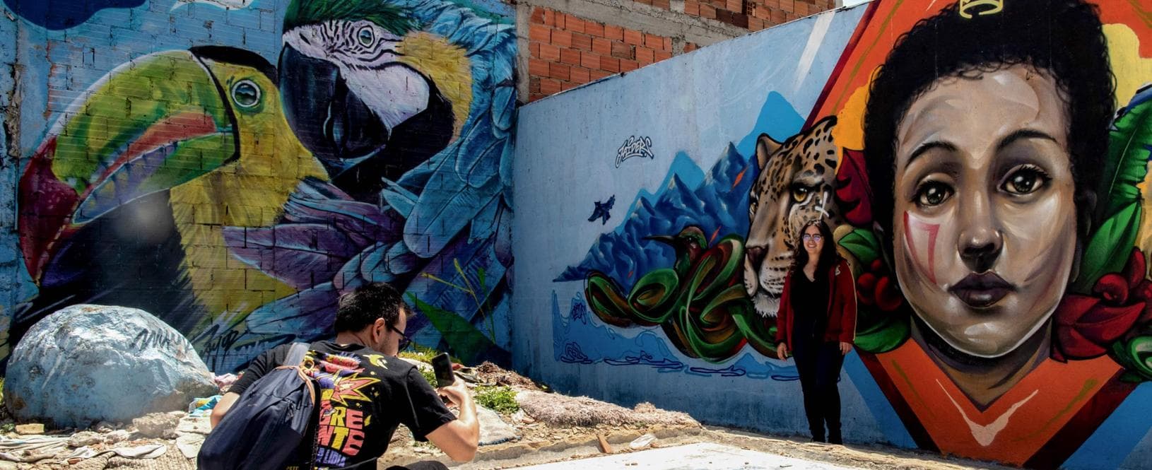 Colombia, il progetto di due artiste-imprenditrici: street art e turismo per strappare al crimine il quartiere ghetto di Bogotá