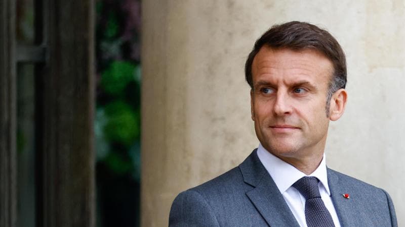 “Se Mosca sfonda, daremo soldati”. L’offerta di Macron scuote la Ue. La Nato avverte: “Minacce ibride dal Cremlino”