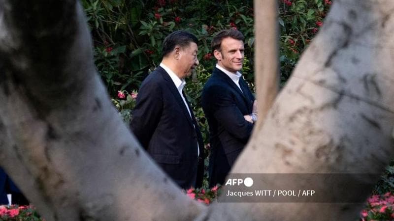 L'incontro tra Xi jinping e il presidente francese Macron lo scorso anno in Cina. Il leader cinese ricambia la visita in questi giorni
