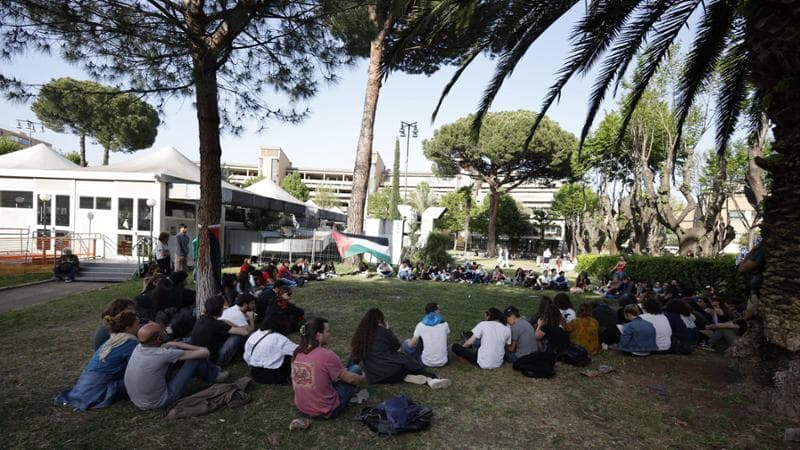 Proteste nelle università, Piantedosi incontra Bernini e i rettori. La ministra: “La contestazione ci sta, ma ci sono gruppi che fanno azioni distruttive”