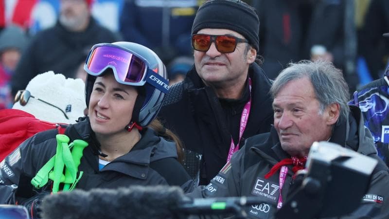 Alberto Tomba con Sofia Goggia e Flavio Roda lo scorso gennaio