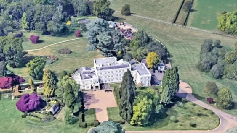 Il Royal Lodge, residenza del principe Andra all'interno di Windsor