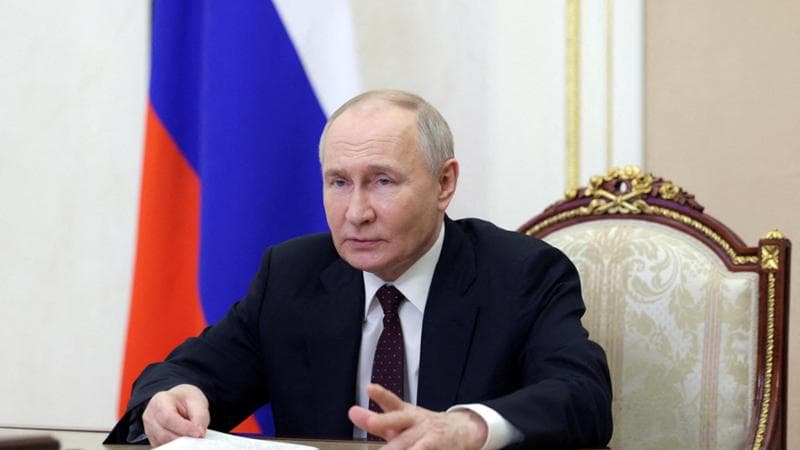 Russia, la stretta Usa contro le banche complica i piani di Mosca: sempre più difficili gli scambi commerciali con l’estero