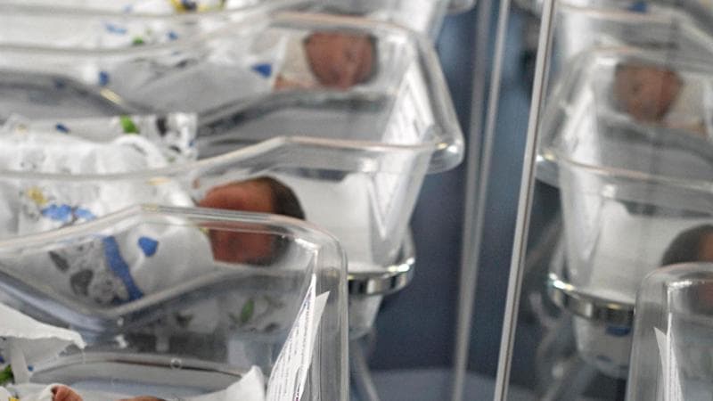 Natalità, una donna su 5 perde il lavoro quando diventa mamma
