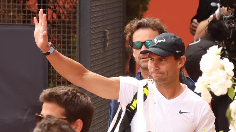 Rafael Nadal saluta i tifosi