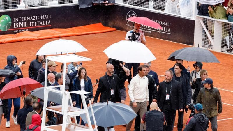 Rafa Nadal a Piazza del Popolo sotto la pioggia