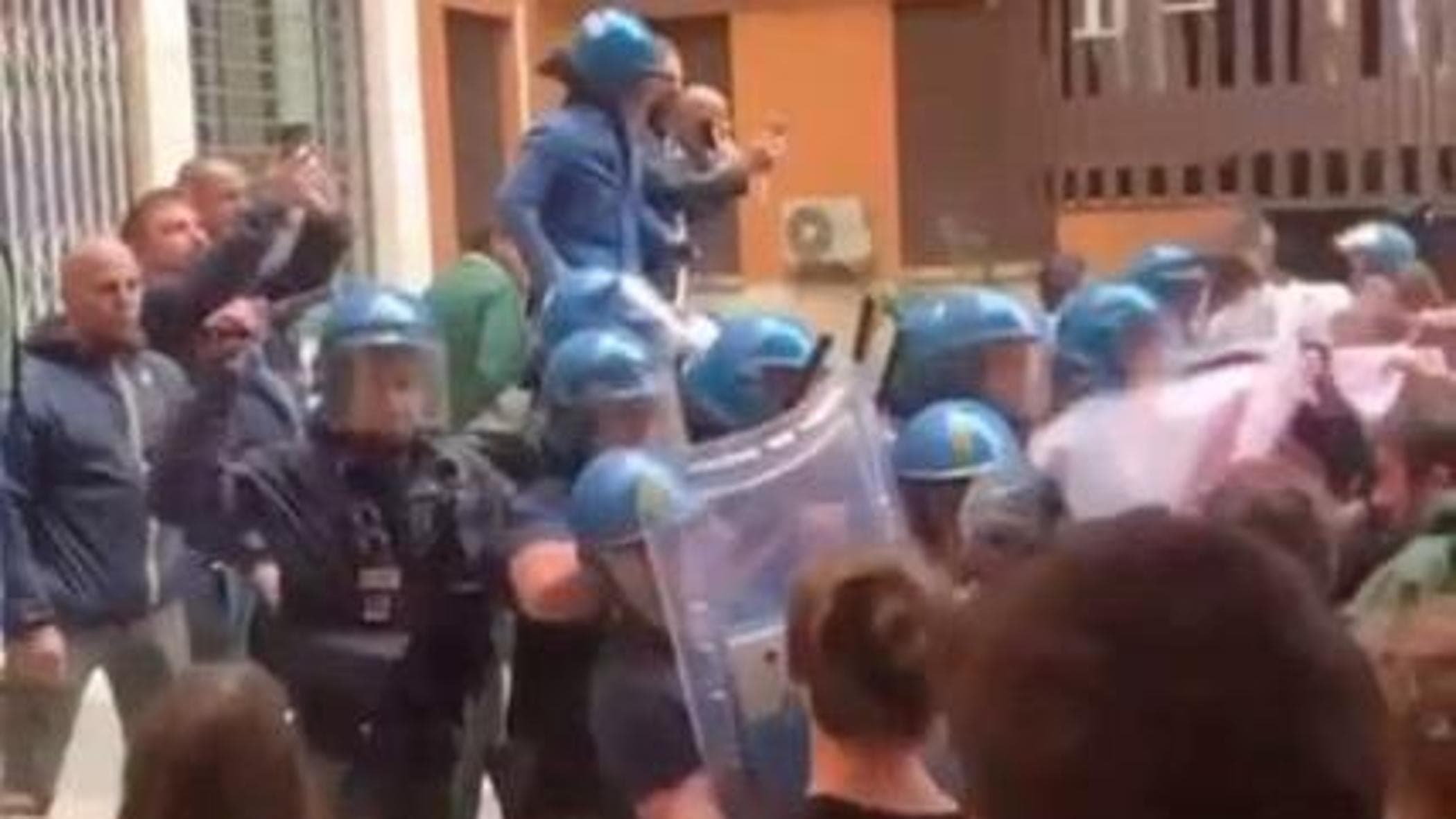 İtalya: Birleşmiş Milletler İnsan Hakları Konseyi'nden uzmanlardan oluşan bir panel, ırksal profil oluşturma ile kanun uygulama çalışmaları arasındaki ilişkiyi araştırıyor