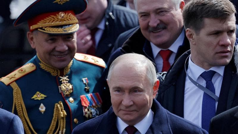 Putin fa il rimpasto di governo: via Shoigu dalla Difesa, sostituirà Patrushev, l’ex padrino del presidente al Kgb
