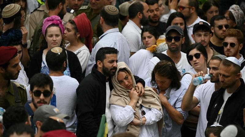 Rafah, spari sull’Onu: almeno un morto. Fischi al governo Netanyahu nel giorno della Memoria
