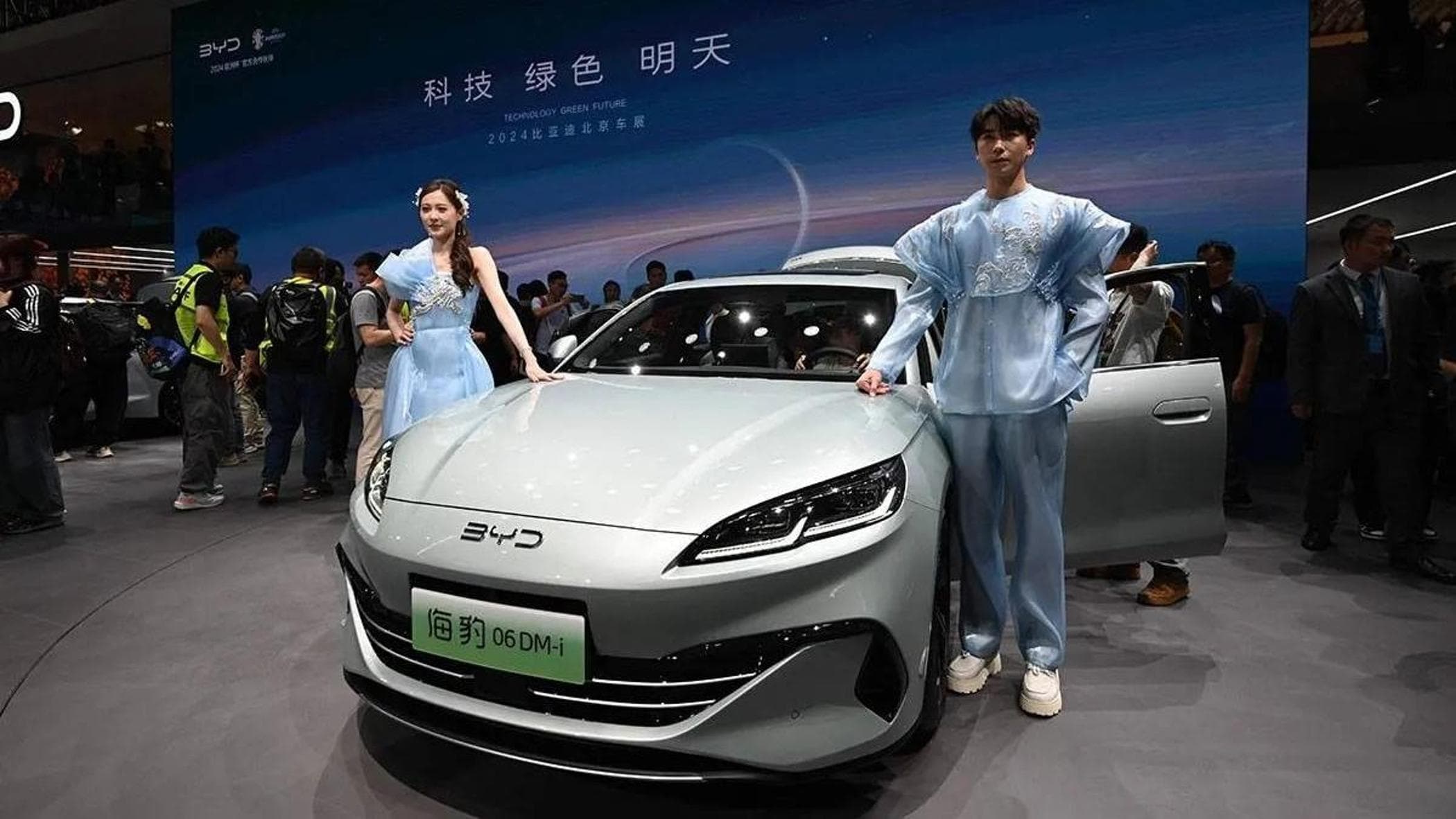 中国車は国内で速度を落とし、世界の他の地域に侵入する。 しかしヨーロッパは救える。 そうやって