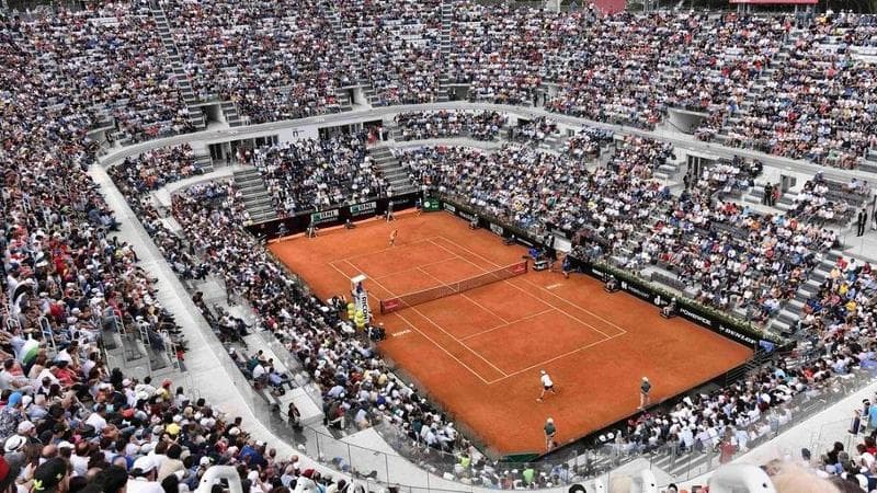 Effetto Sinner, Internazionali sold out e racchette andate a ruba: l’epoca d’oro del tennis riscoperto dagli italiani