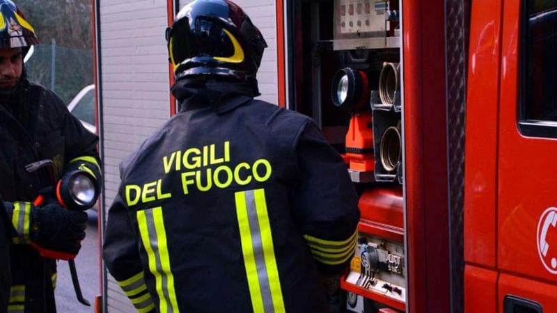 Ascoli Piceno, incendio in un appartamento. Morta una 74enne e il suo cane: non sono riusciti a scappare