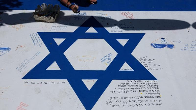 Israele tra festa e proteste: sit-in per gli ostaggi e marce per tornare a Gaza