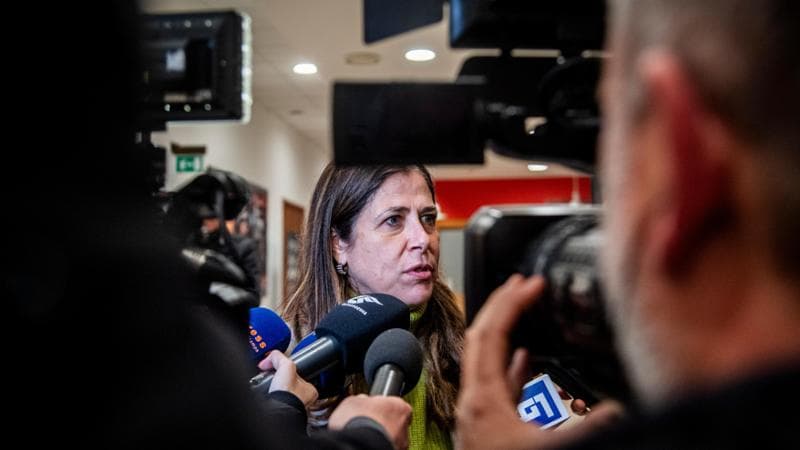 Todde, un milione di euro per lo staff: raffica di nomine dopo l'elezione in Sardegna. Ma lei rivendica: in passato erano di più