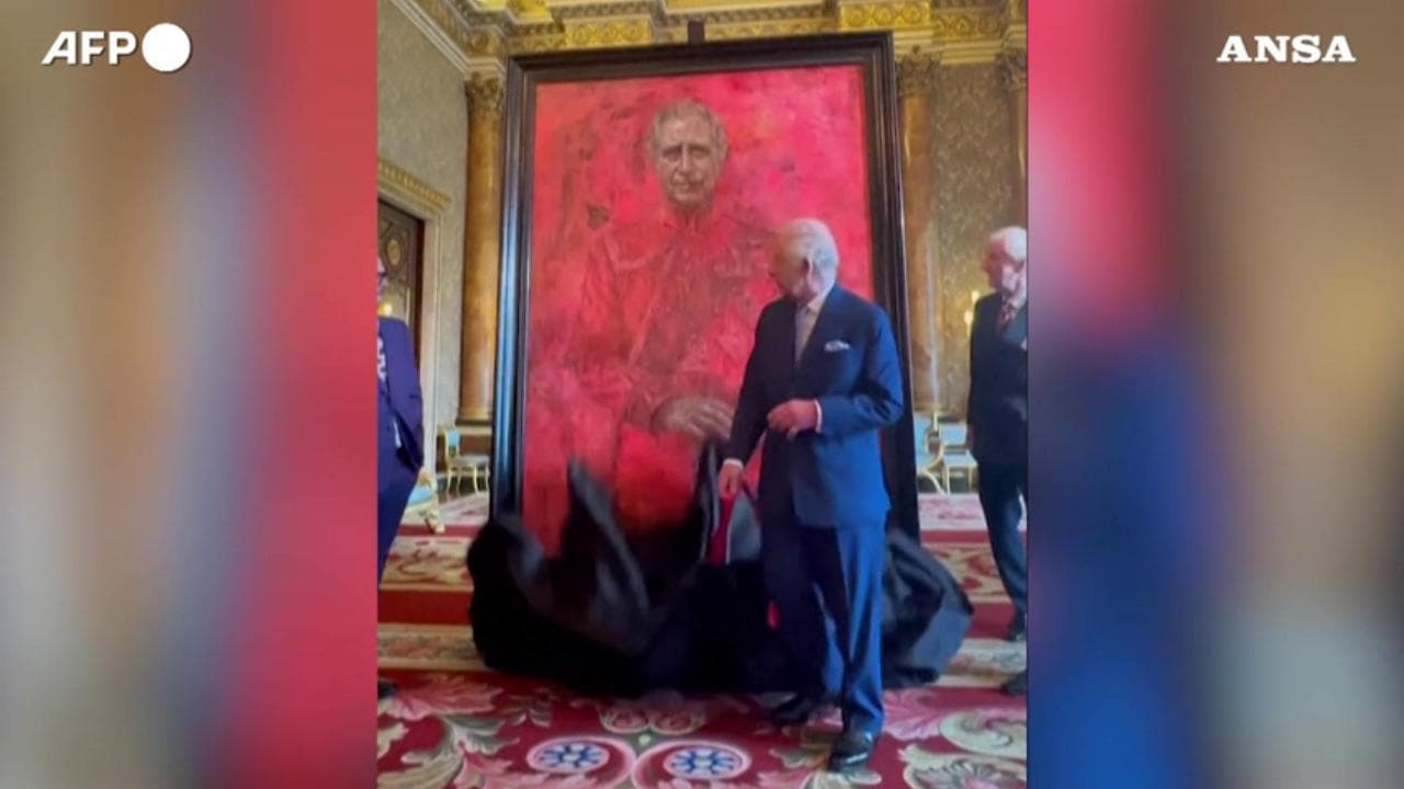 Gb, ecco il primo ritratto ufficiale di Re Carlo III: il sovrano nell'uniforme delle Guardie del Galles