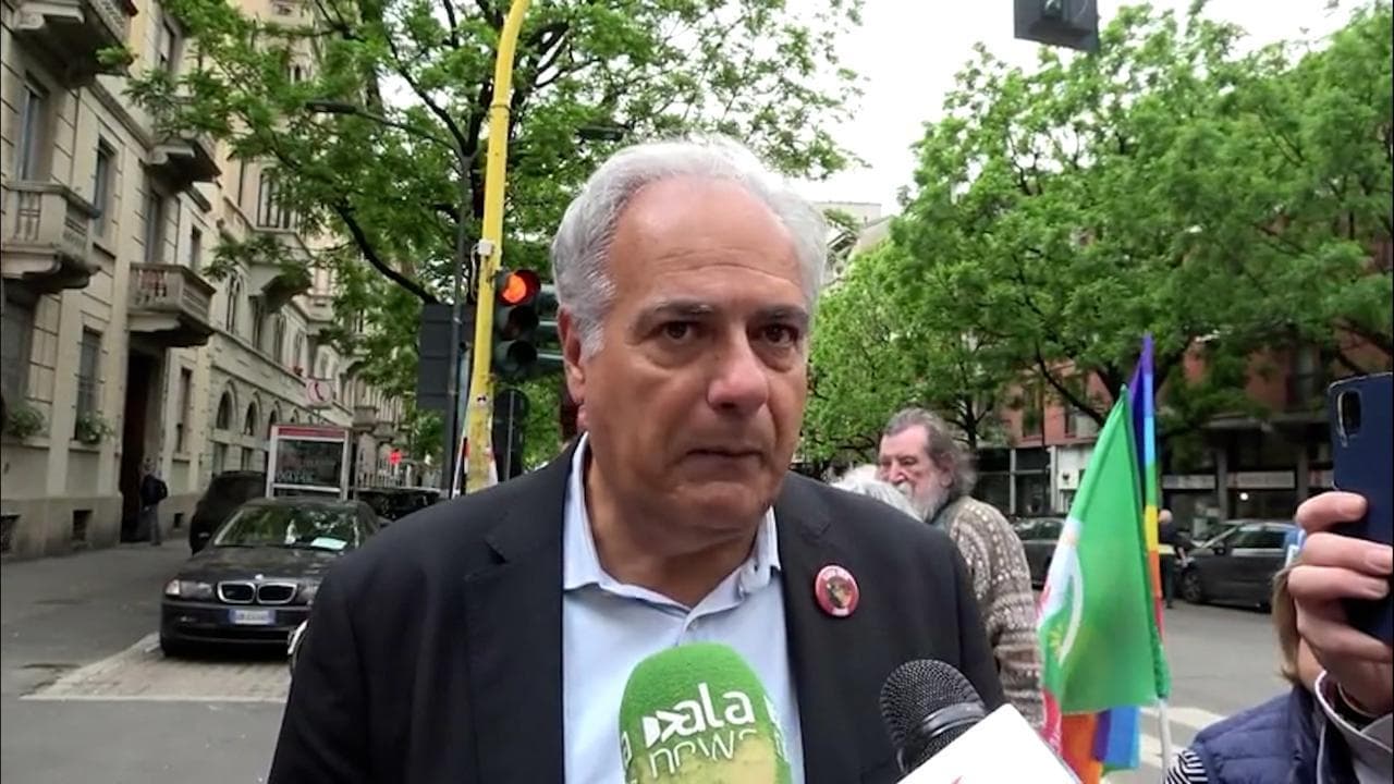 Caso Ilaria Salis, il padre Roberto: "Non credo più ai domiciliari"
