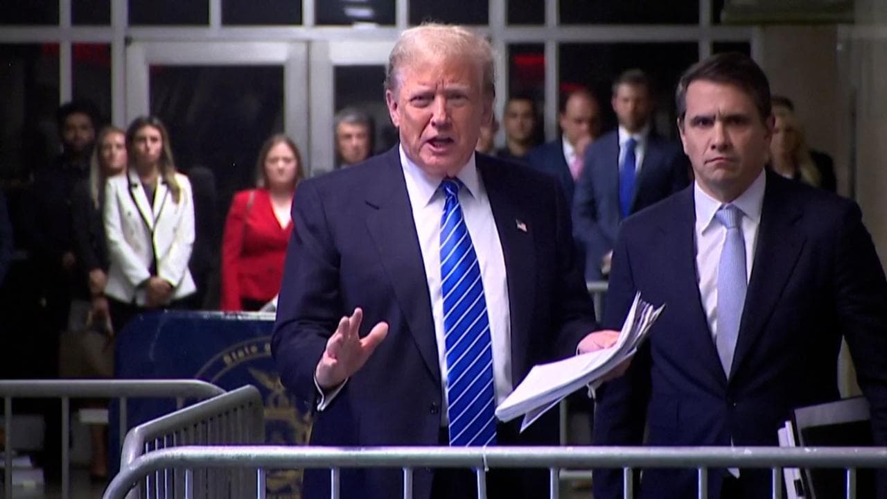 Processo Stormy Daniels, Trump: "Il giudice è corrotto e mi impedisce di fare campagna elettorale"