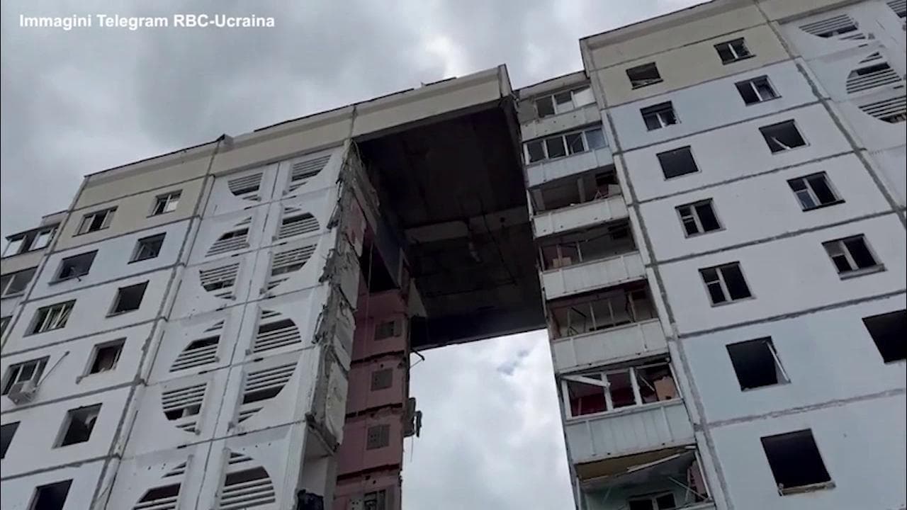 Russia, bombardamenti ucraini a Belgorod: vittime nel crollo di un grattacielo