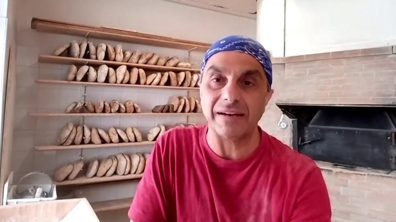 Piano B, cambiare vita è possibile. Il libro in edicola da oggi con Repubblica. I video dei protagonisti - 3. Maurizio, da impiegato a fornaio
